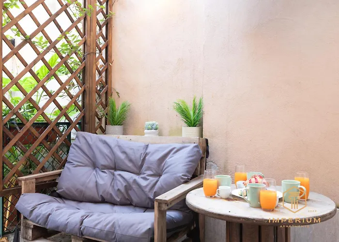 Imperium - 100mt To Metro, Private Patio, A-c, 2-4 Pax * Roma