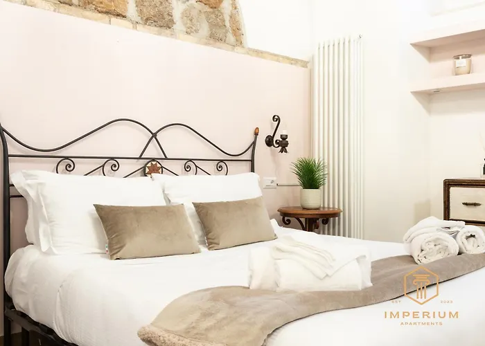 Imperium - 100mt To Metro, Private Patio, A-c, 2-4 Pax Сasa de vacaciones Roma