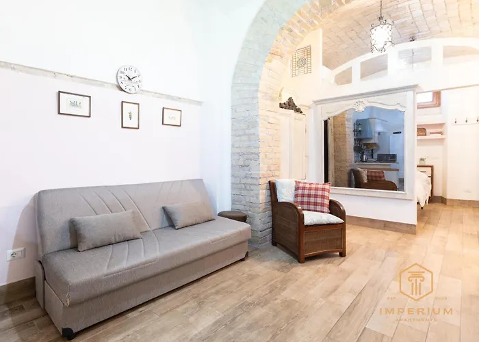 Imperium - 100mt To Metro, Private Patio, A-c, 2-4 Pax Сasa de vacaciones