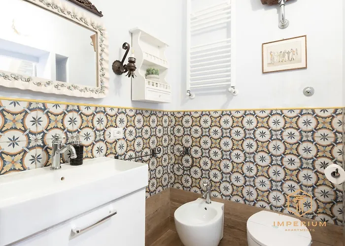 Imperium - 100mt To Metro, Private Patio, A-c, 2-4 Pax Holiday home *