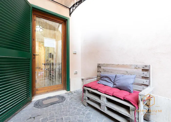 Imperium - 100mt To Metro, Private Patio, A-c, 2-4 Pax Roma